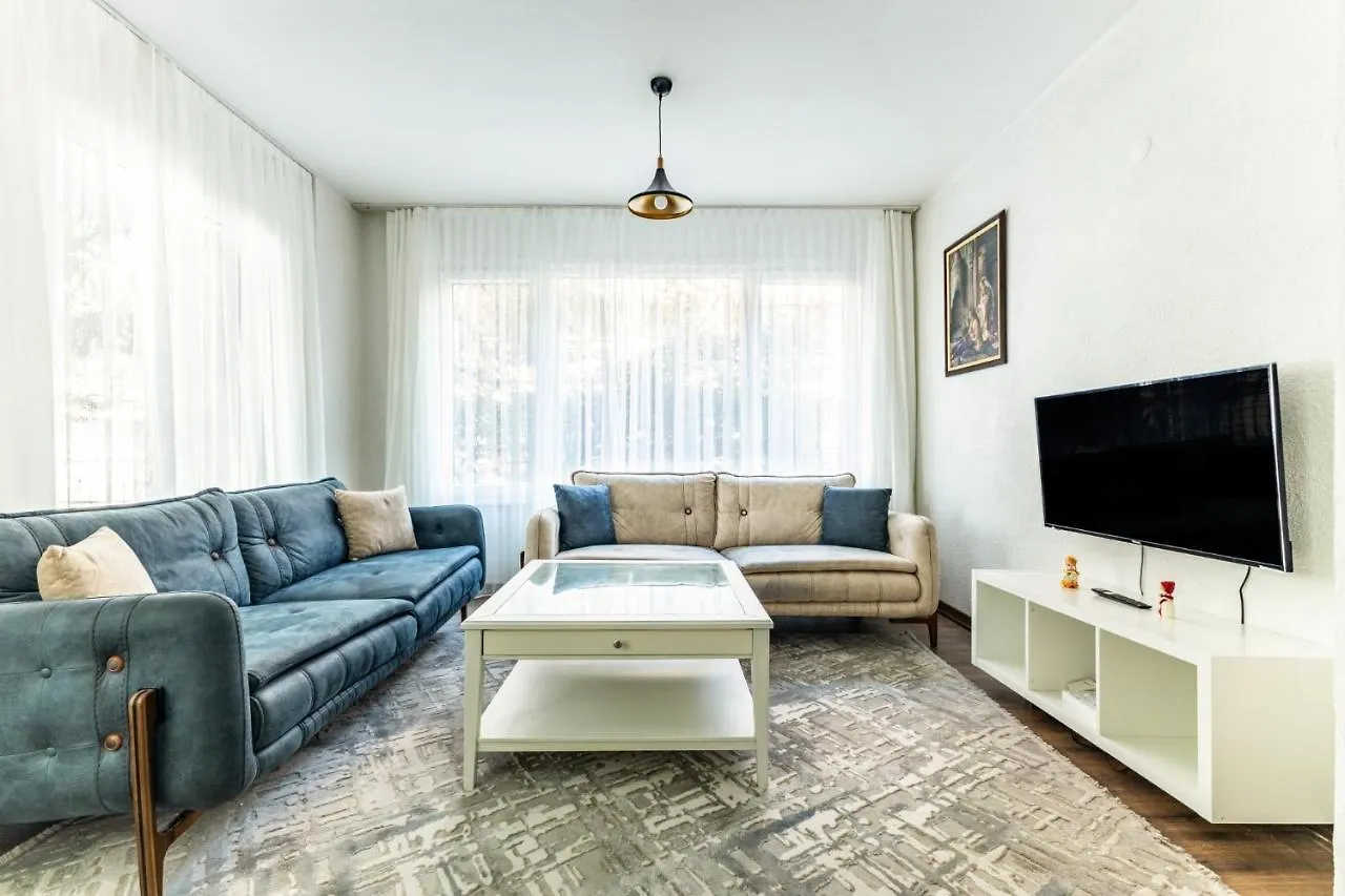 Appartamento Central Flat W Garden Near Moda Coast In Kadikoy Provincia di Provincia di Istanbul Turchia