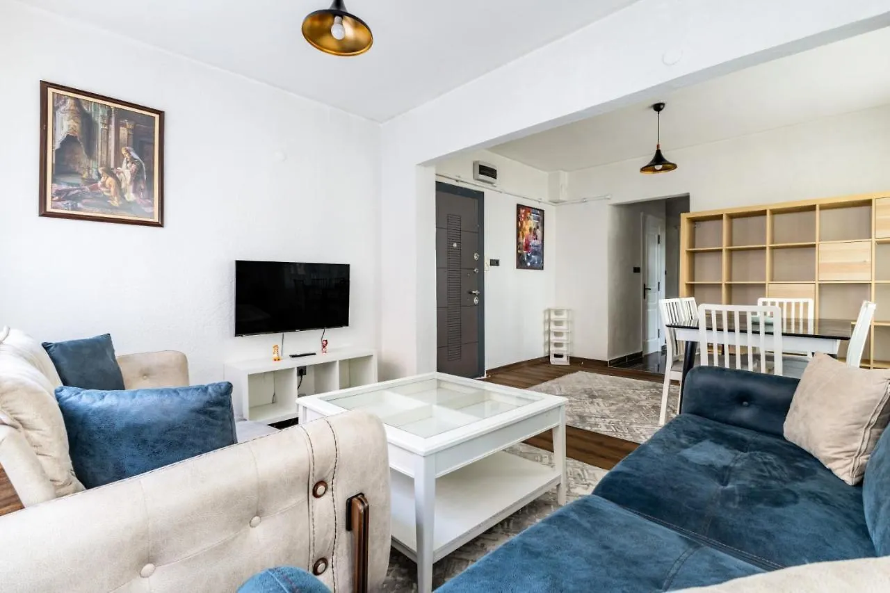 Central Flat W Garden Near Moda Coast In Kadikoy Istanboel