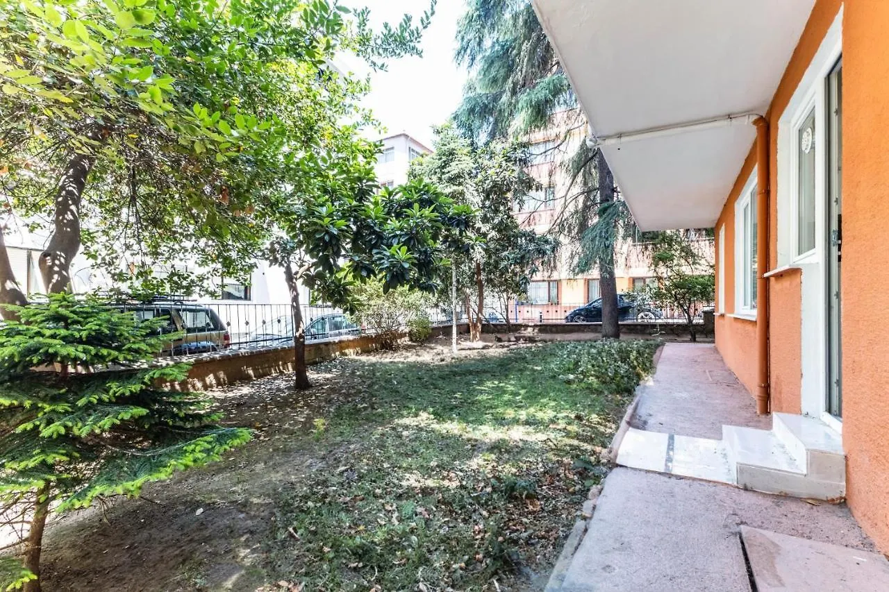 Appartement Central Flat W Garden Near Moda Coast In Kadikoy Istanboel Turkije