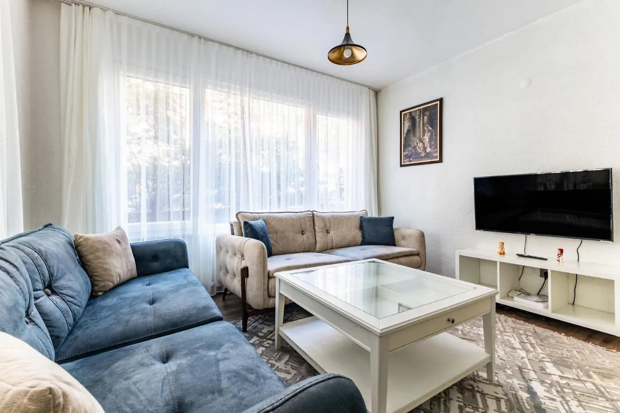 Central Flat W Garden Near Moda Coast In Kadikoy contacts