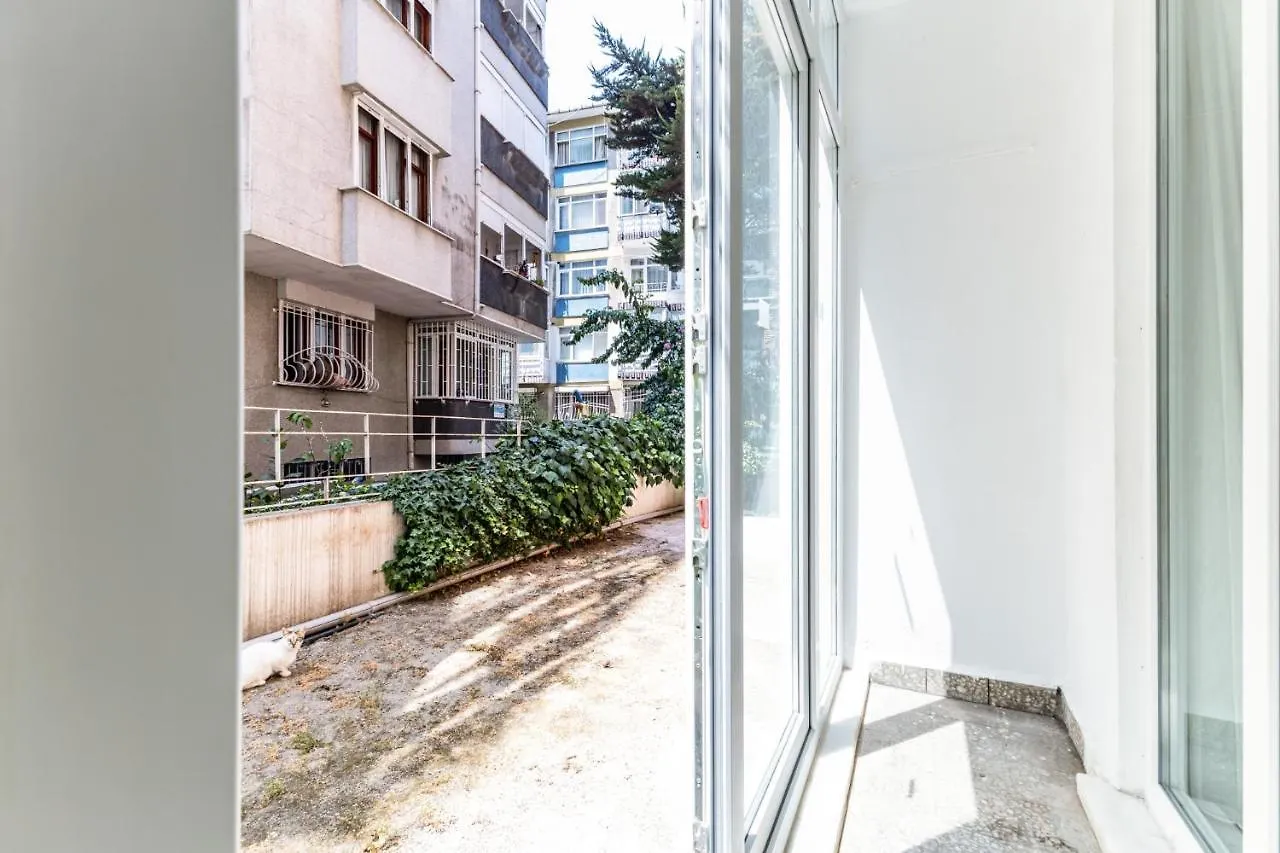 Central Flat W Garden Near Moda Coast In Kadikoy Istanbul Apartment